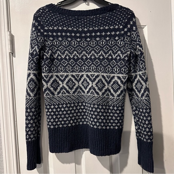 Abercrombie & Fitch Navy Fair Isle Nordic Knit V-Neck Sweater Small - Picture 2 of 6